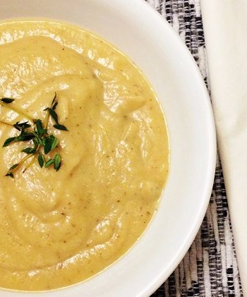 Roasted Garlic and Cauliflower Soup