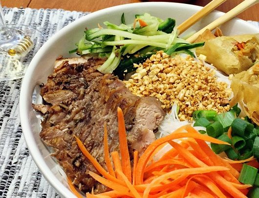 Vietnamese Bun (Noodle Bowl)