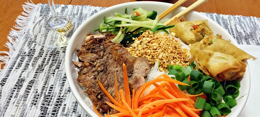 Vietnamese Bun (Noodle Bowl)